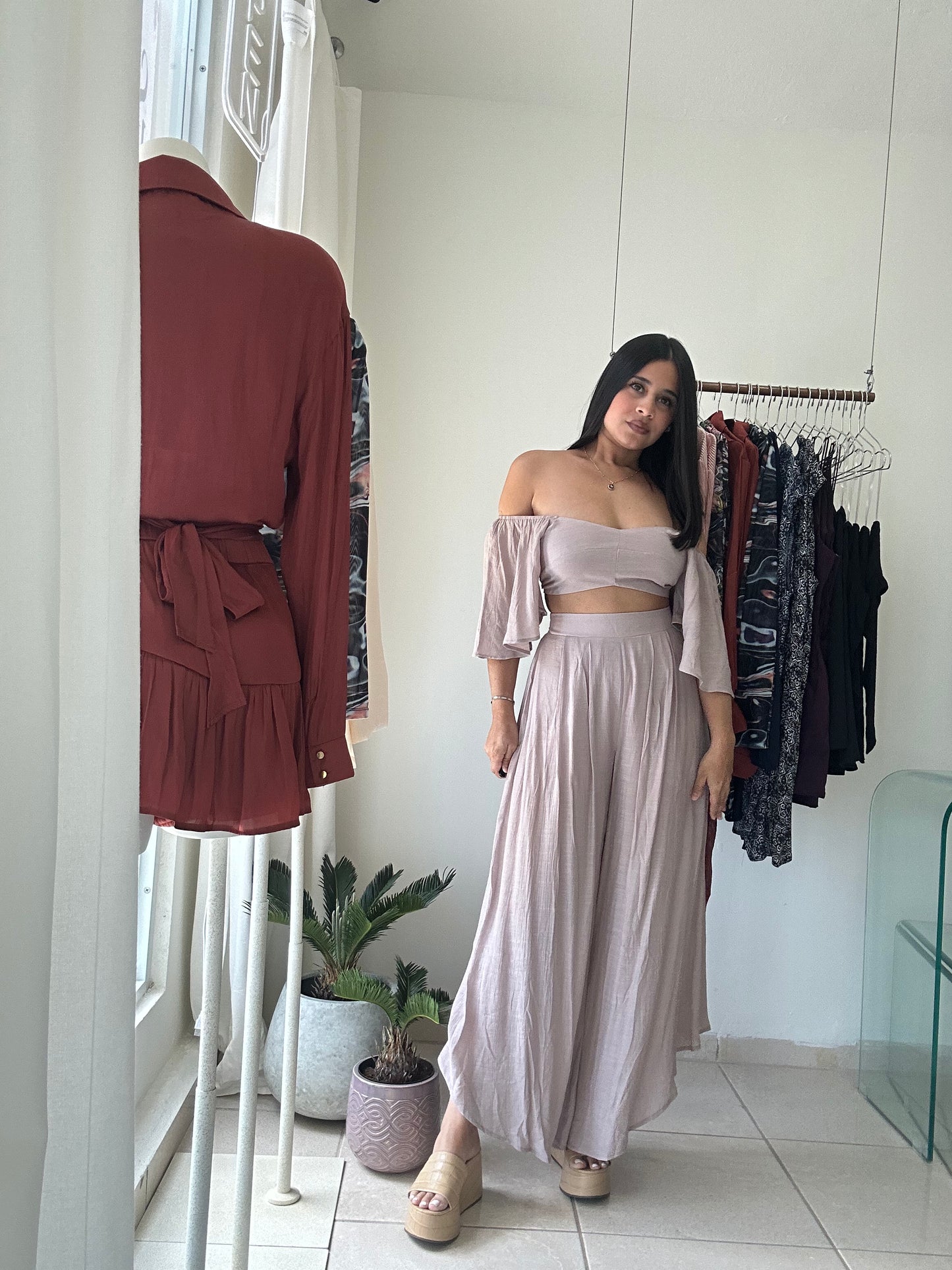 Mauve flutter sleeve tie back crop and pant set